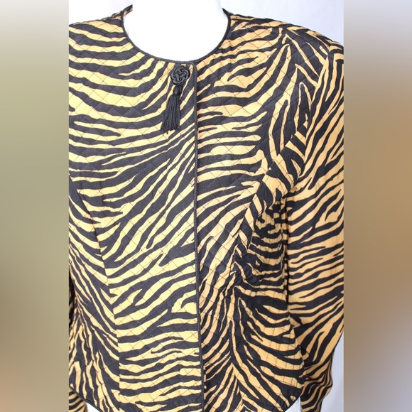 Maggy London Vintage Silk Animal Print Gold & Black Button  Formalwear Jacket - Picture 3 of 3